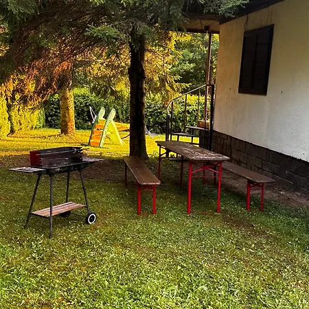 Domasa - Monika ロッジ